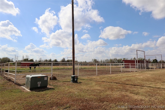 view of yard featuring a rural view