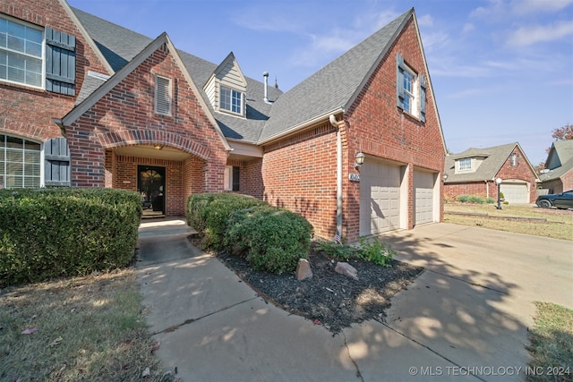 view of front of home featuring a garage