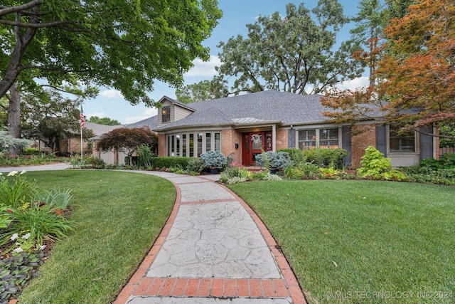 view of front of house featuring a front yard