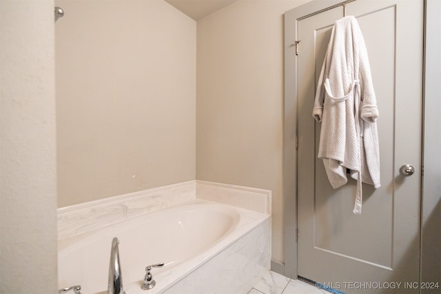 bathroom featuring a bathtub