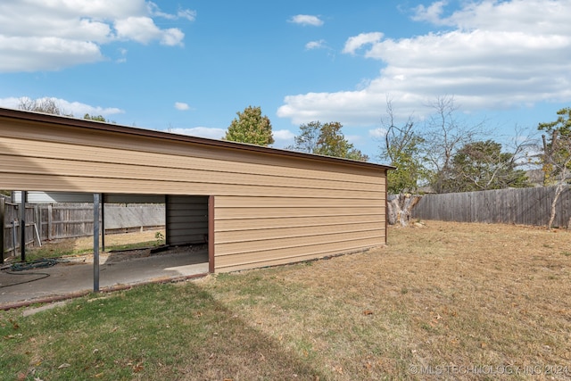 exterior space featuring a yard