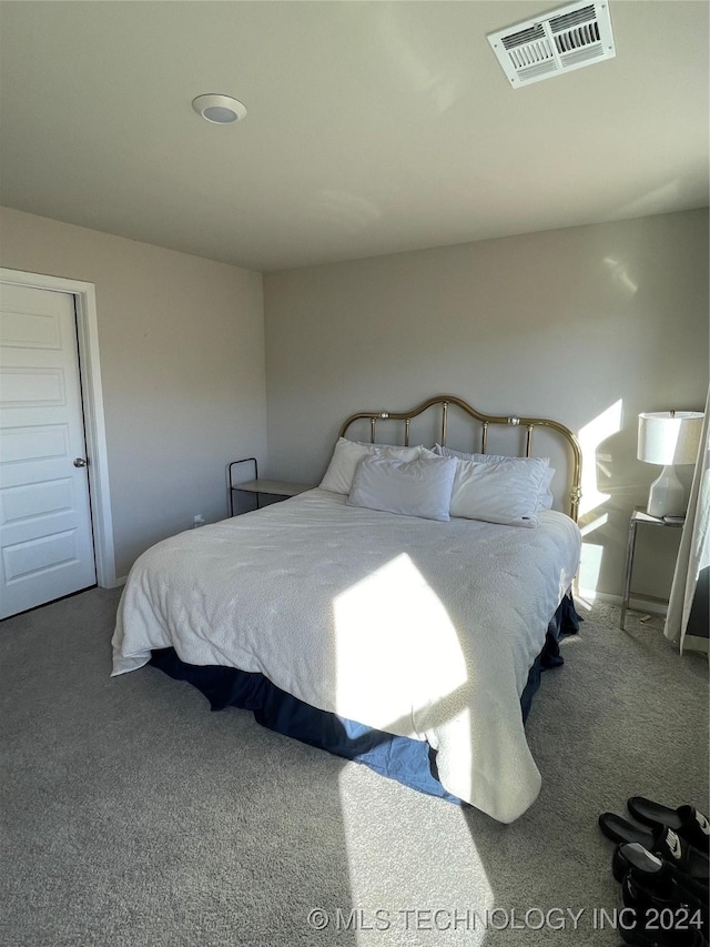 bedroom with carpet flooring