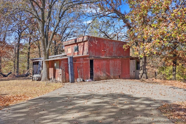 view of outbuilding