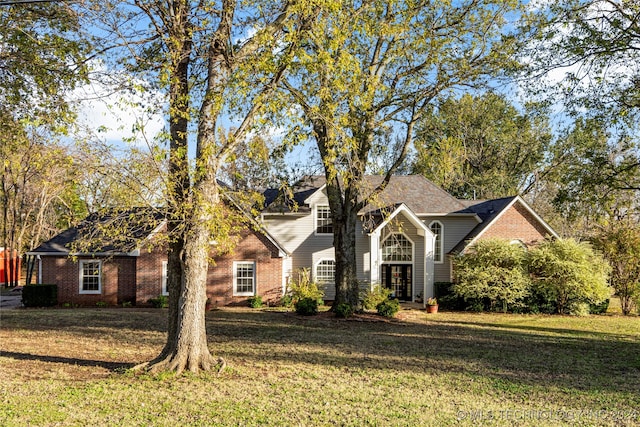 front of property featuring a front yard