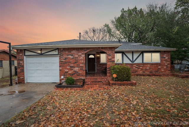 view of front facade featuring a garage