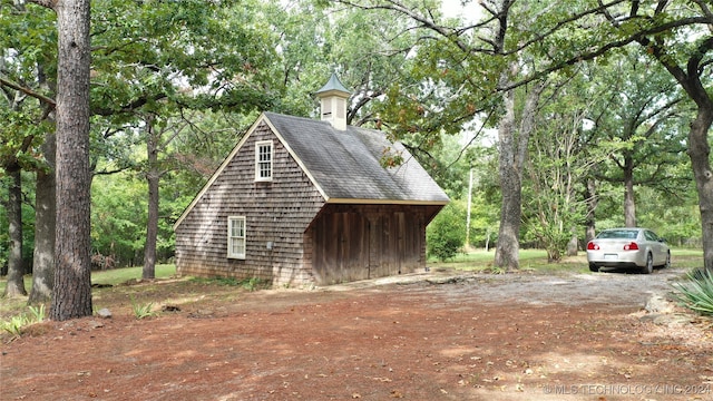 view of outbuilding