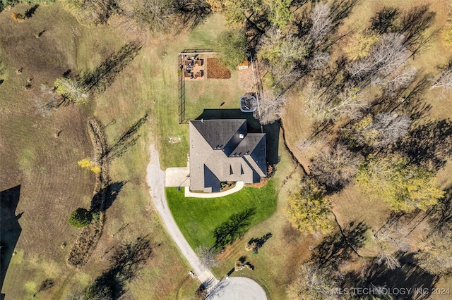 aerial view of property and surrounding area