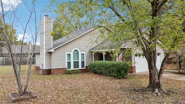 view of front facade featuring a garage