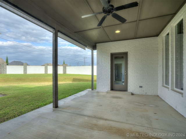 view of patio with ceiling fan