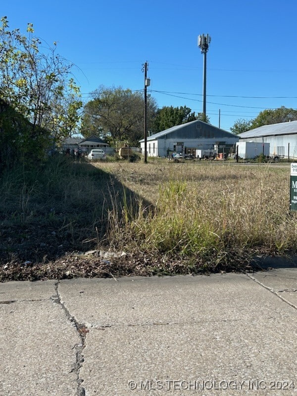 Listing photo 2 for 125 NW Jennings Ave, Bartlesville OK 74003