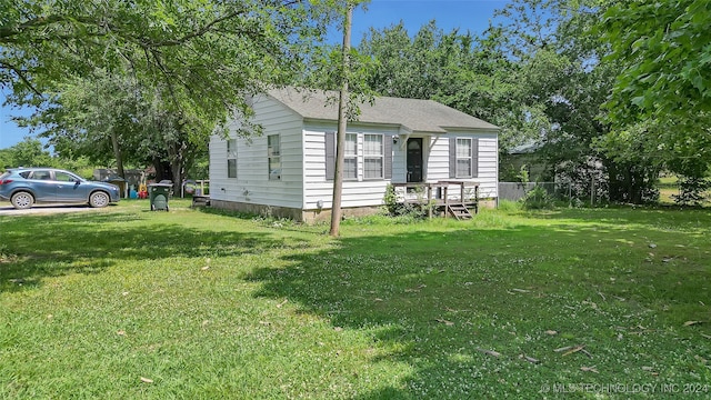 view of front of house with a front yard