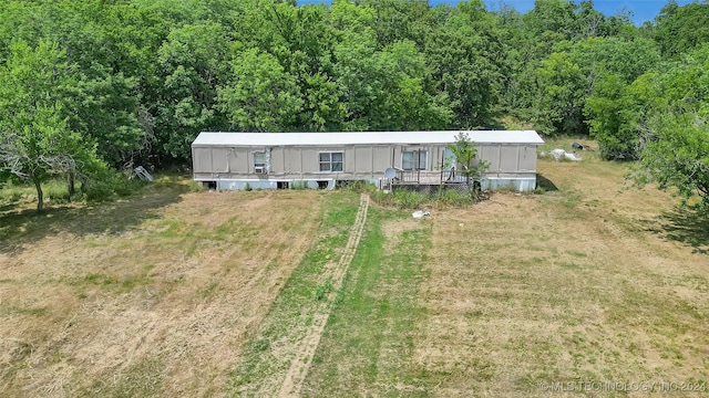 view of front of house with a front yard