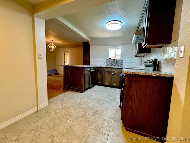 kitchen with kitchen peninsula, light stone countertops, a textured ceiling, backsplash, and range with electric cooktop