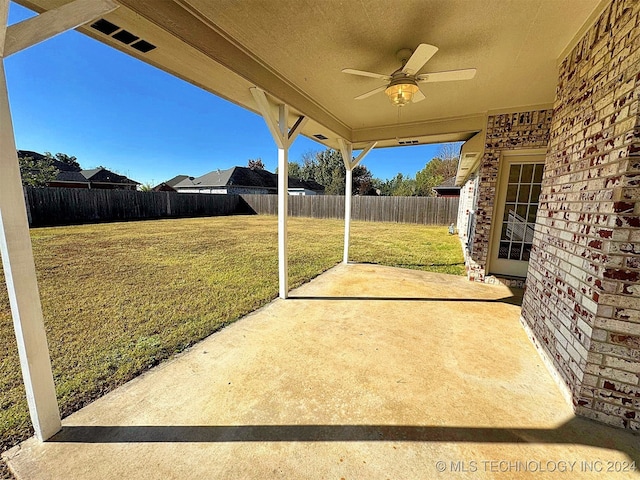 view of patio / terrace with ceiling fan