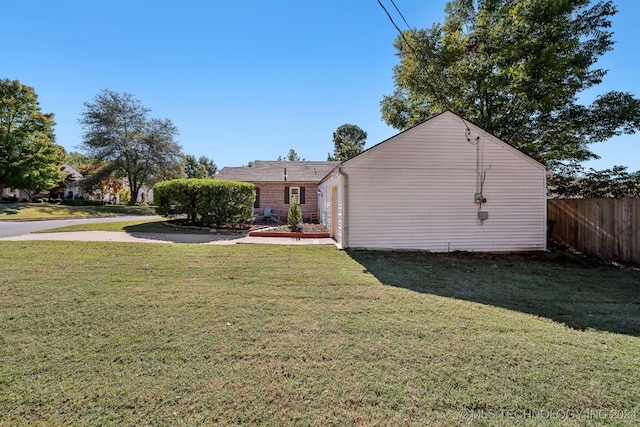 view of front of house featuring a front yard