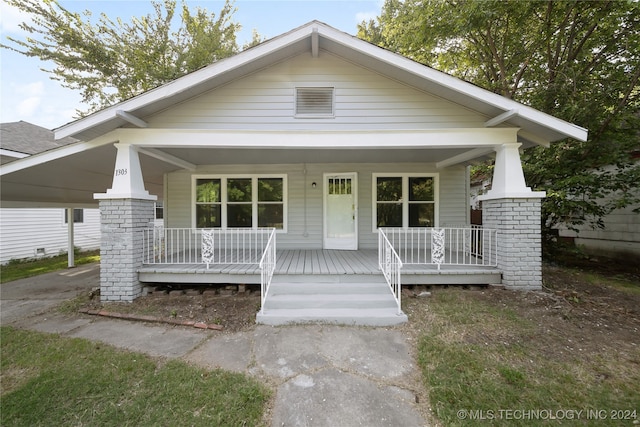 view of front facade with covered porch