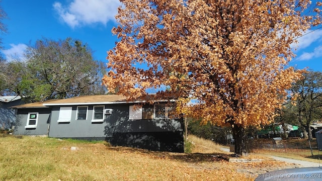 400 Tulsa Ave, Spavinaw, OK 74366 - view of front facade with a front lawn