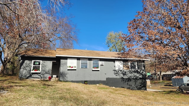 400 Tulsa Ave, Spavinaw, OK 74366 - view of front of property featuring crawl space and a front yard