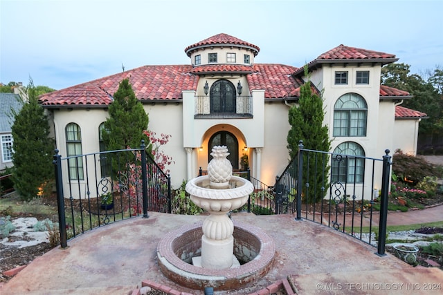 view of mediterranean / spanish-style house