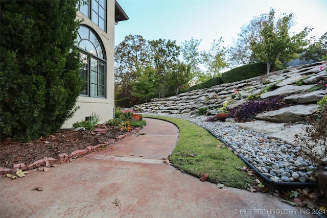 8403 S Allegheny Ave, Tulsa, OK 74137 - view of yard