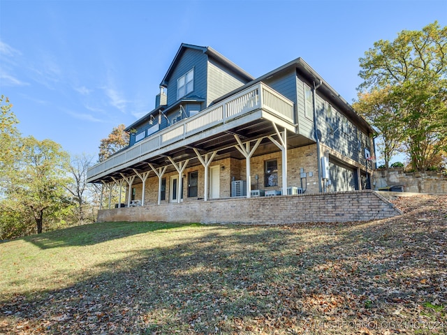 view of front of property with a garage and a front yard