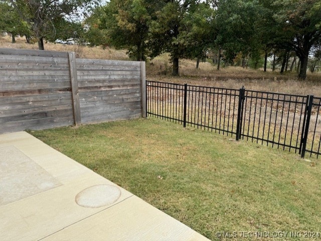3402 Redbud Ln, Tulsa, OK 74132 - view of yard
