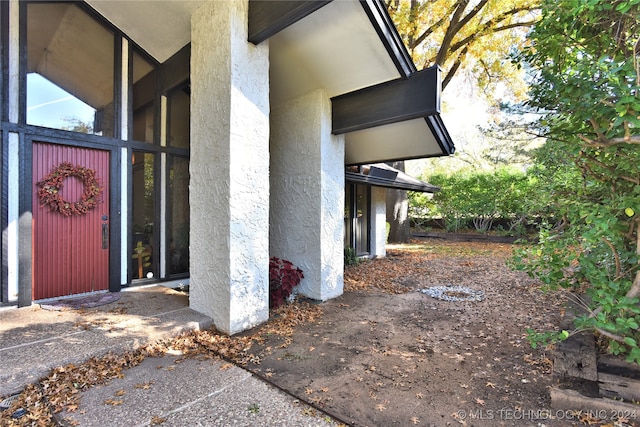 view of property entrance