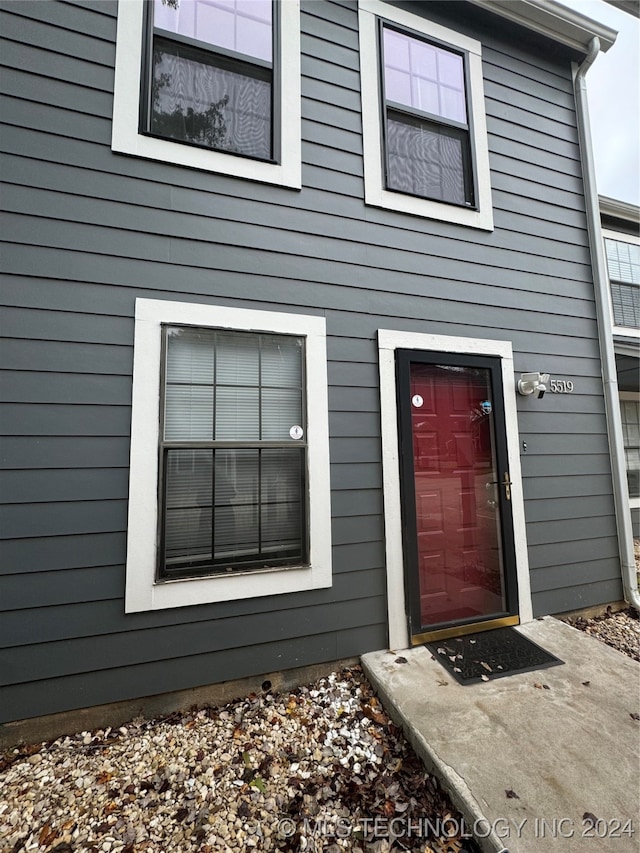 view of property entrance