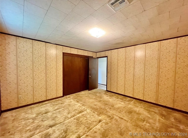 unfurnished bedroom featuring carpet floors