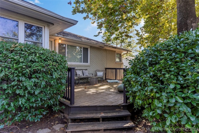3920 S Utica Ave, Tulsa, OK 74105 - view of wooden terrace
