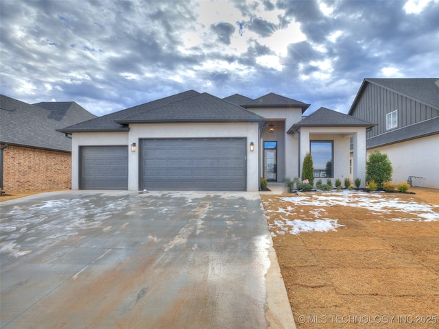 view of front of property featuring a garage