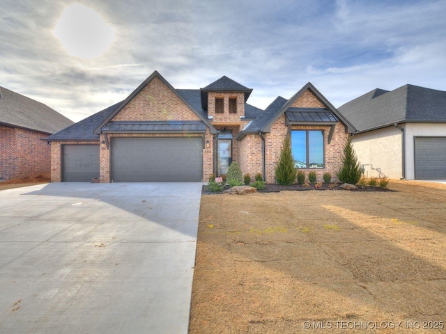 view of front facade with a garage