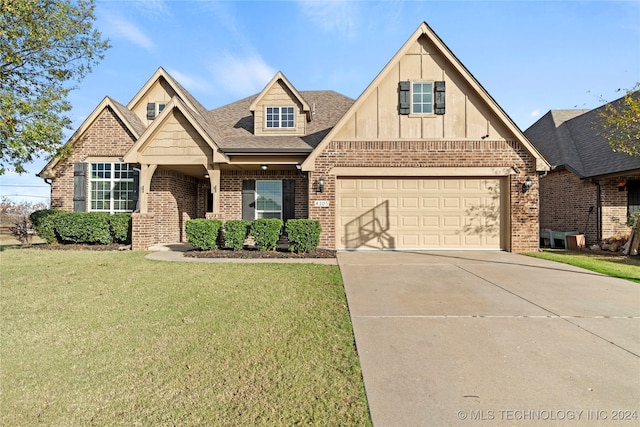 view of front of home featuring a front yard