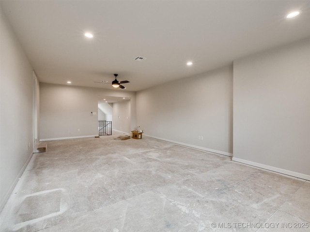 empty room featuring ceiling fan