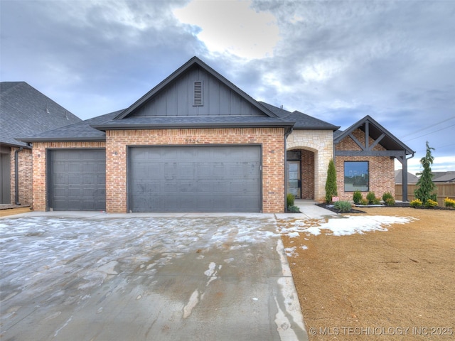 view of front of home featuring a garage