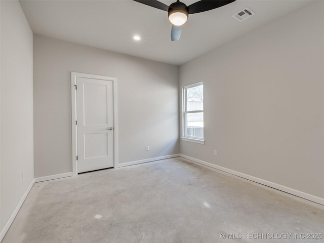 empty room featuring ceiling fan