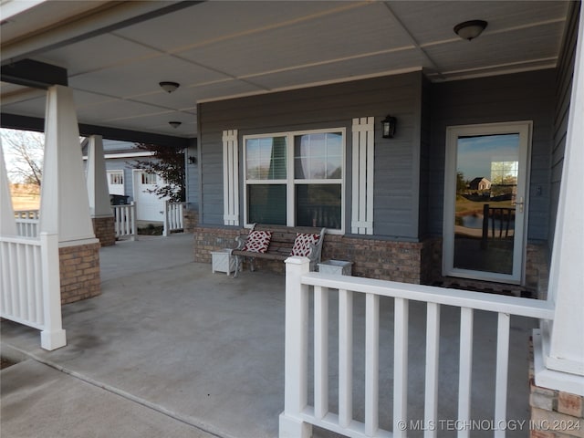 view of patio / terrace with covered porch