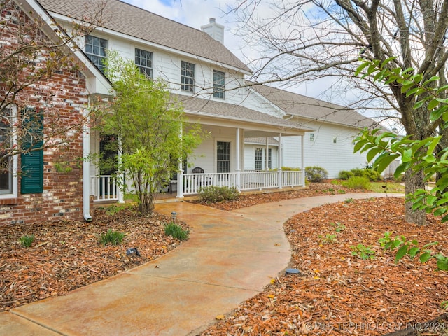 view of front of property featuring covered porch