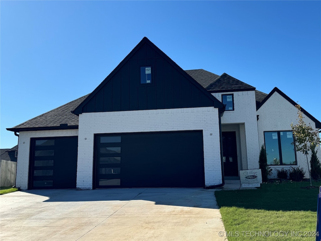 view of modern farmhouse