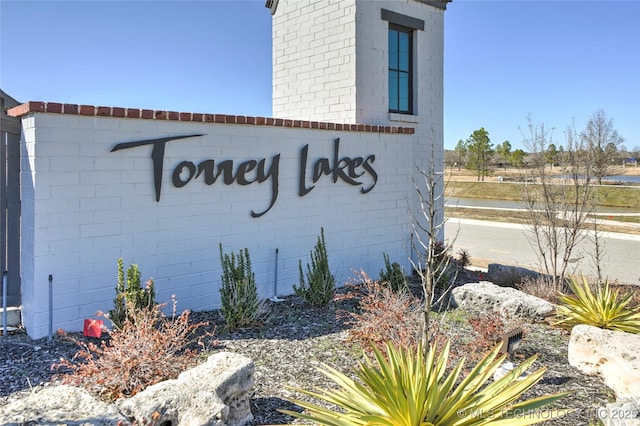 view of community / neighborhood sign