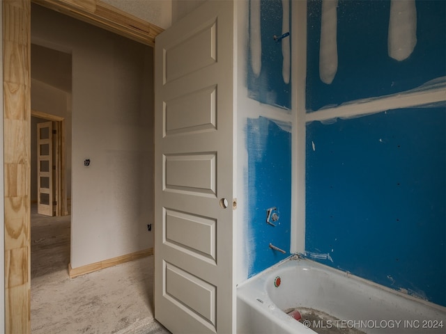 bathroom featuring a bathing tub