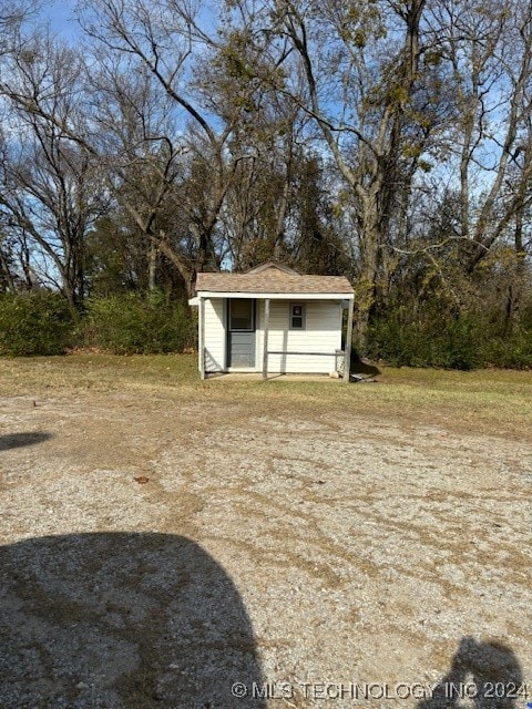 view of outdoor structure