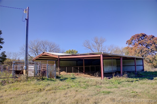 view of outdoor structure