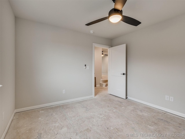 empty room featuring ceiling fan