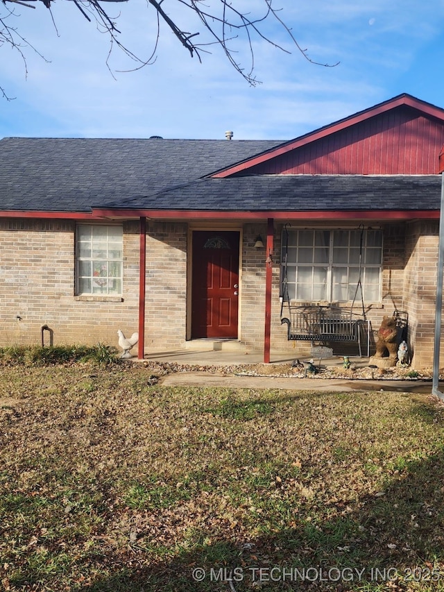 view of front facade featuring covered porch