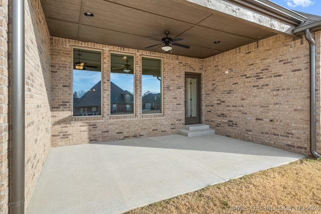 view of patio with ceiling fan