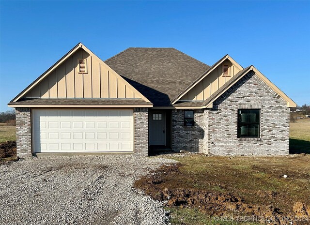 view of front of home featuring a garage