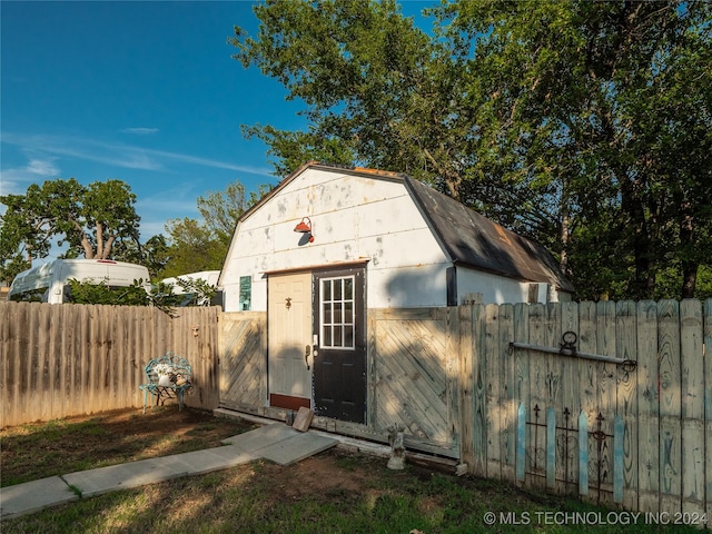 view of outbuilding