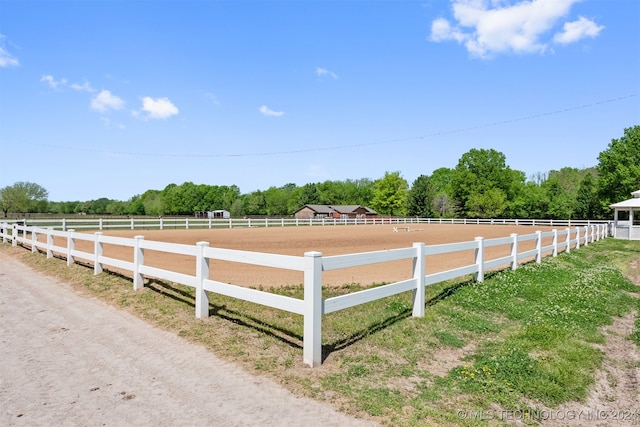 view of yard featuring a rural view