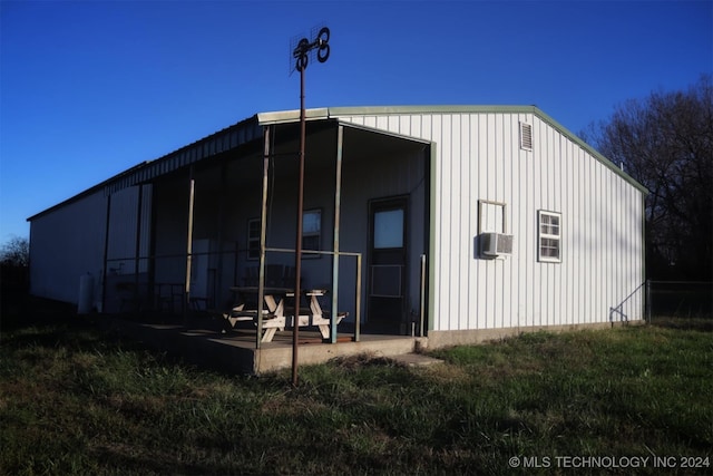 view of outdoor structure with cooling unit